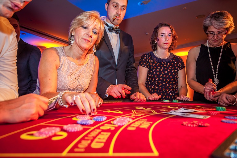 Crazzle Casino Events - MARIAGE - Casinotafels